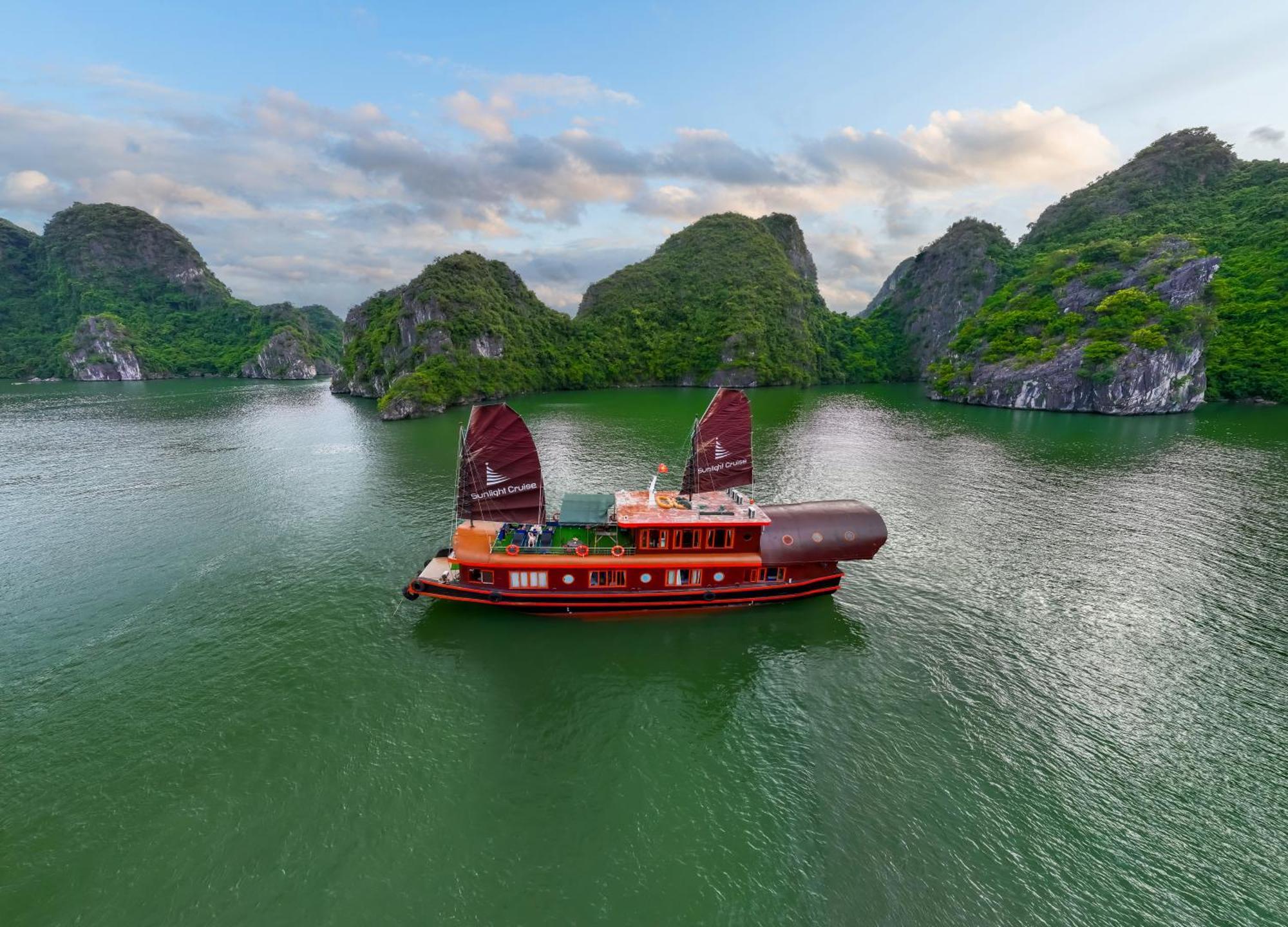 Sunlight Boutique Cruise - Cat Ba Island Otel Ha Long Dış mekan fotoğraf
